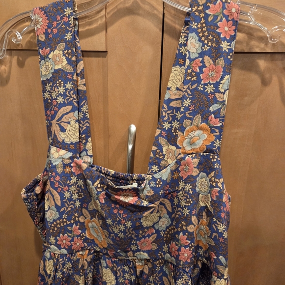 Natural Life Floral Patterned Top - Picture 2 of 6